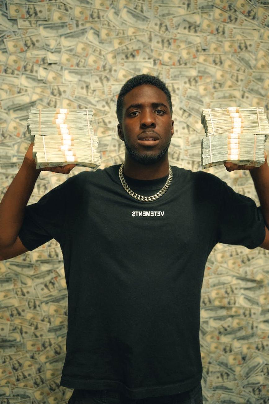 Portrait of Elena Bauer, Customer Success Manager